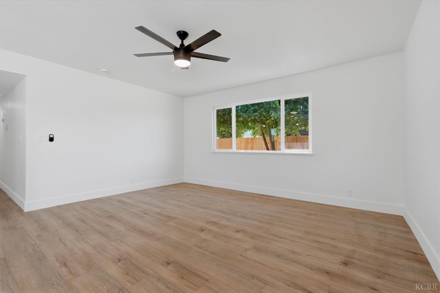 11062 Randall Cir, Armona, CA 93202