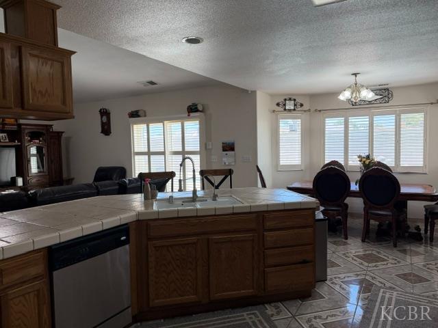 2431 Ranier Way, Hanford, CA 93230