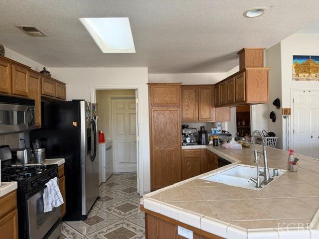 2431 Ranier Way, Hanford, CA 93230