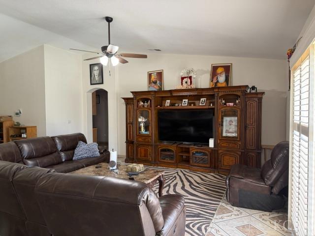 2431 Ranier Way, Hanford, CA 93230