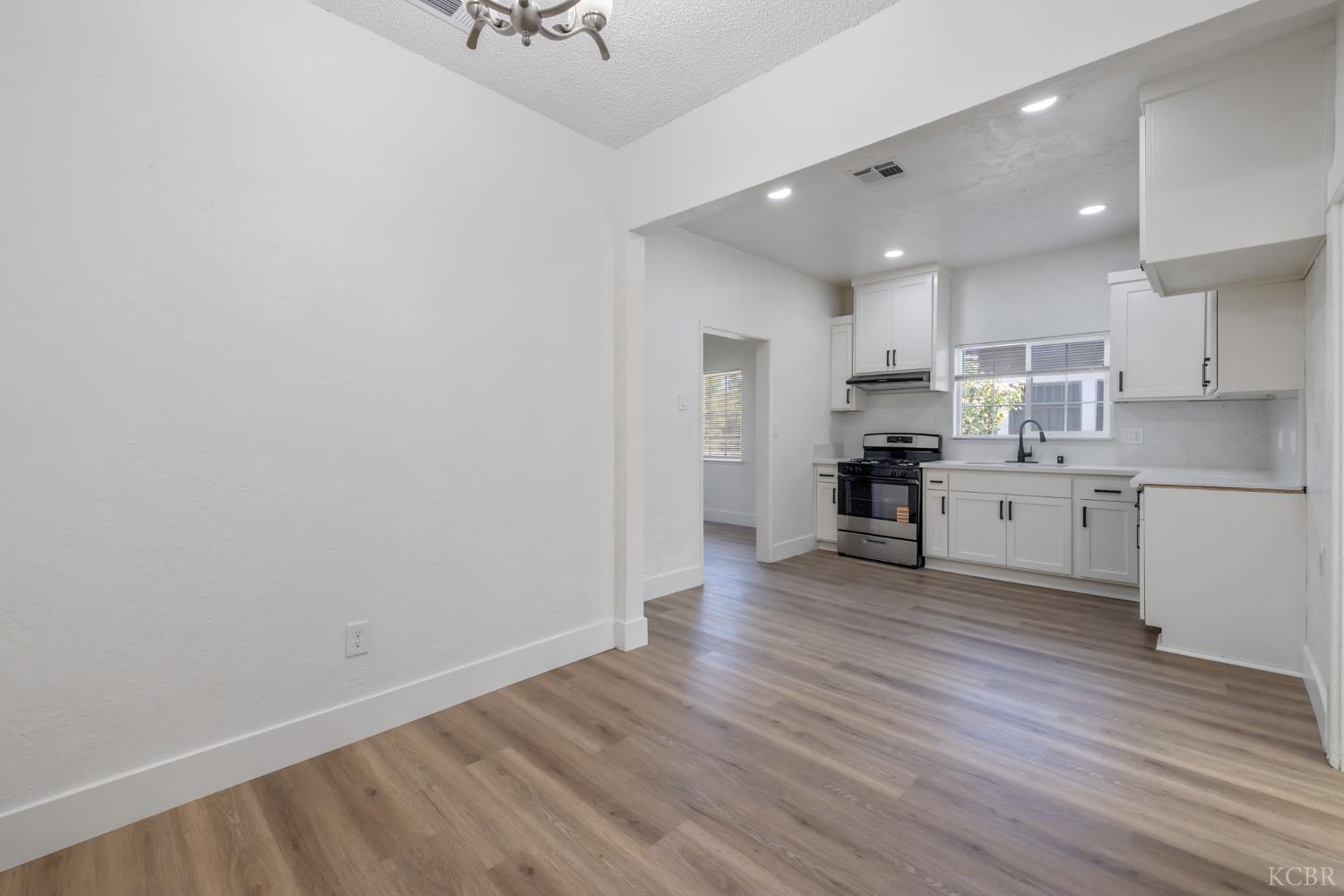 2640 S 11th St, Fresno, CA 93725