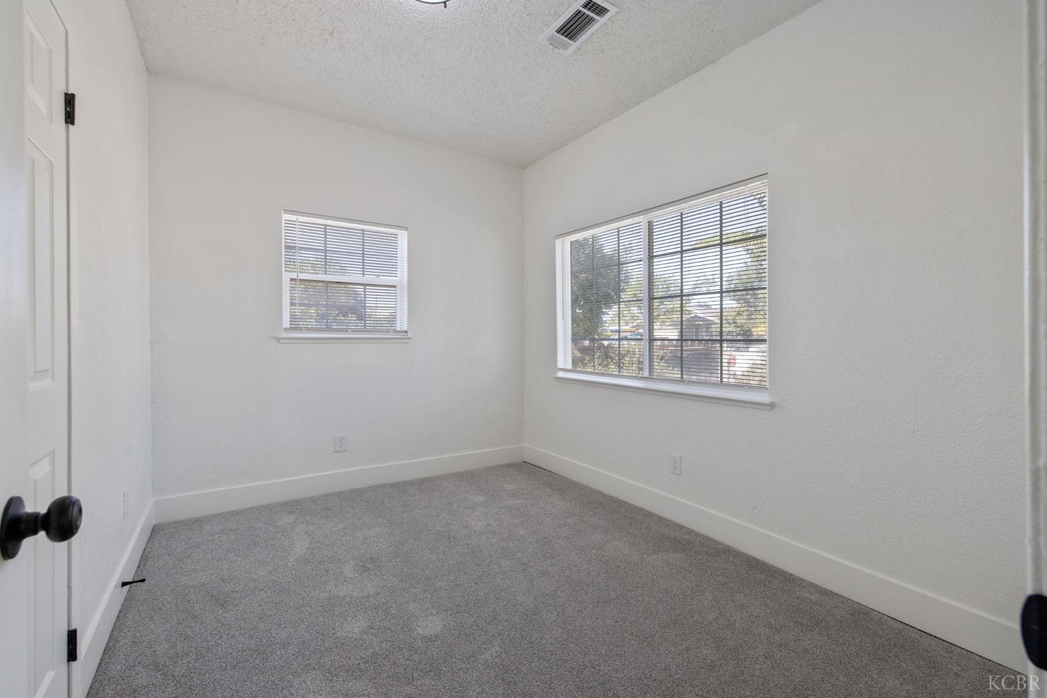 2640 S 11th St, Fresno, CA 93725