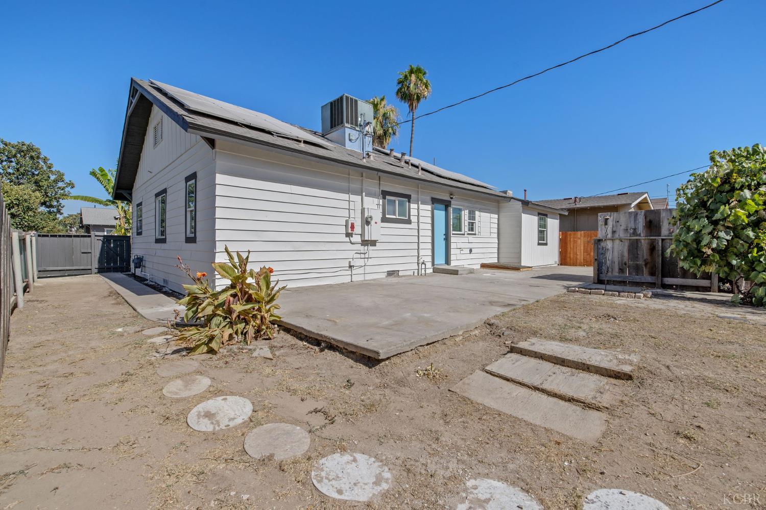 2640 S 11th St, Fresno, CA 93725