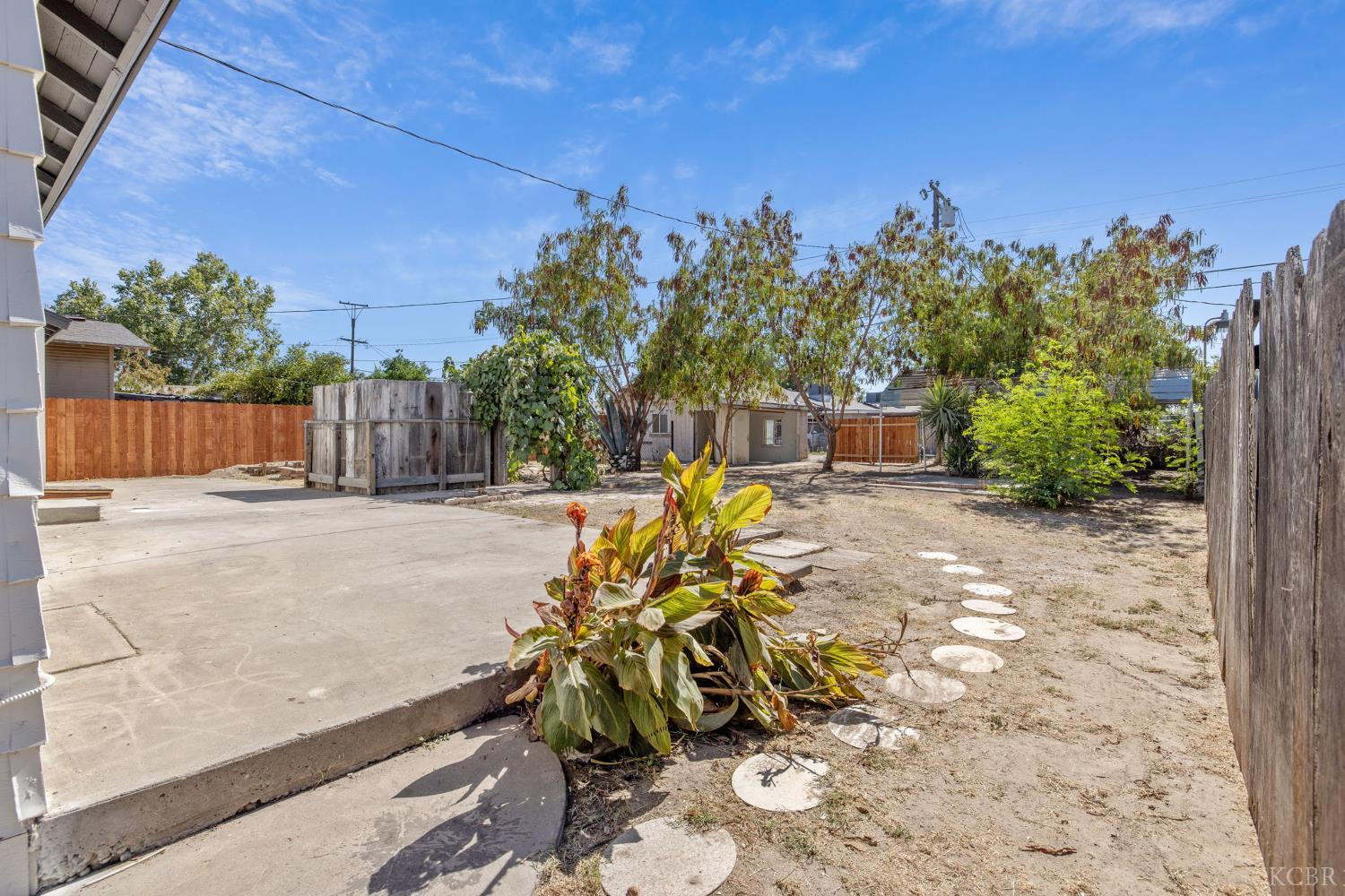 2640 S 11th St, Fresno, CA 93725