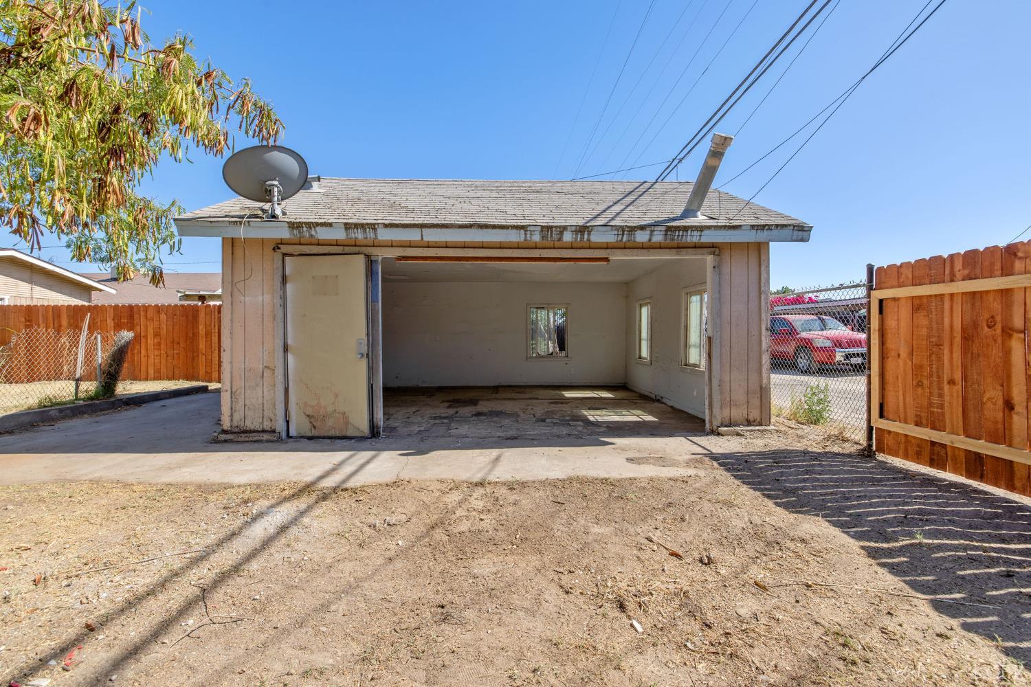 2640 S 11th St, Fresno, CA 93725