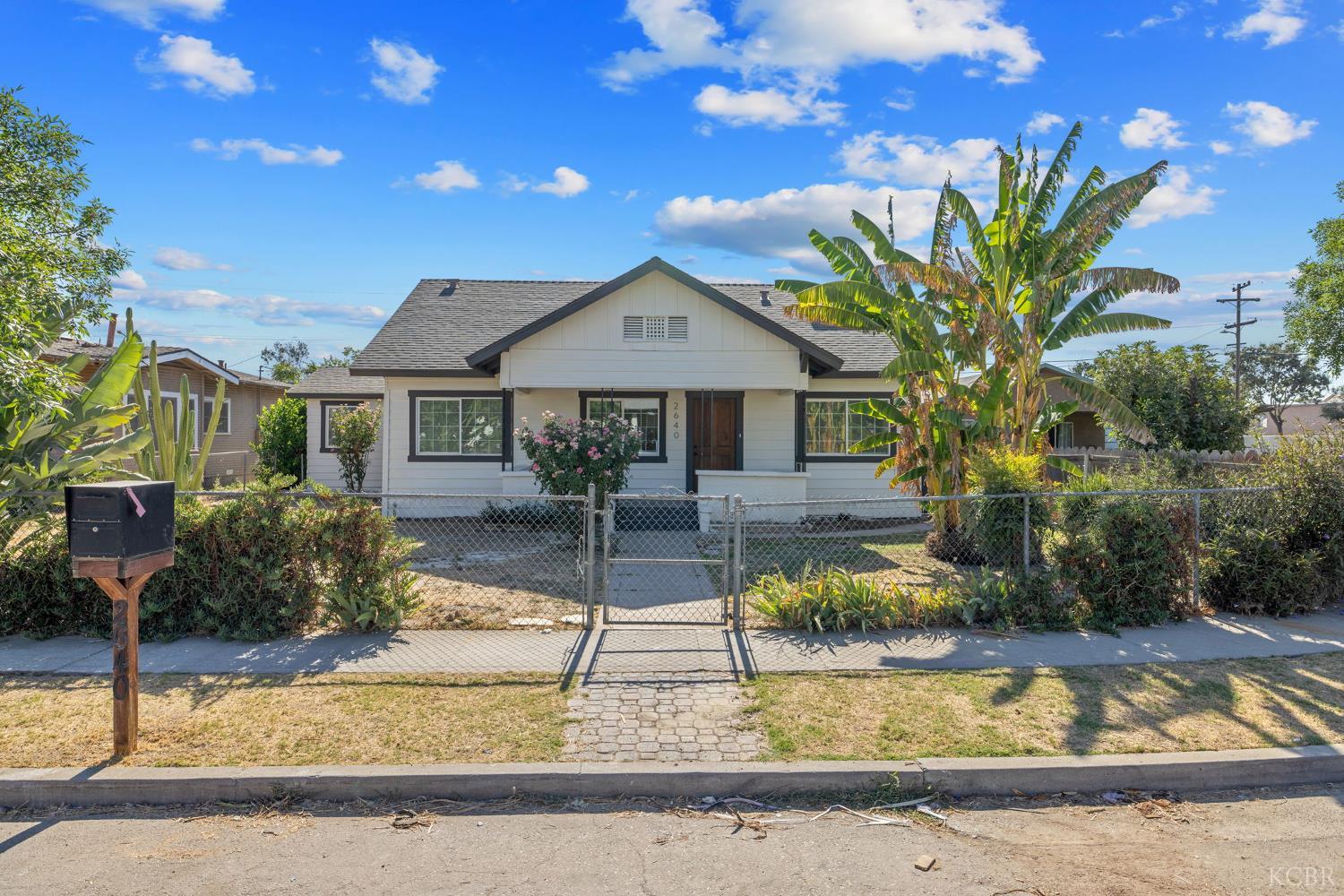 2640 S 11th St, Fresno, CA 93725