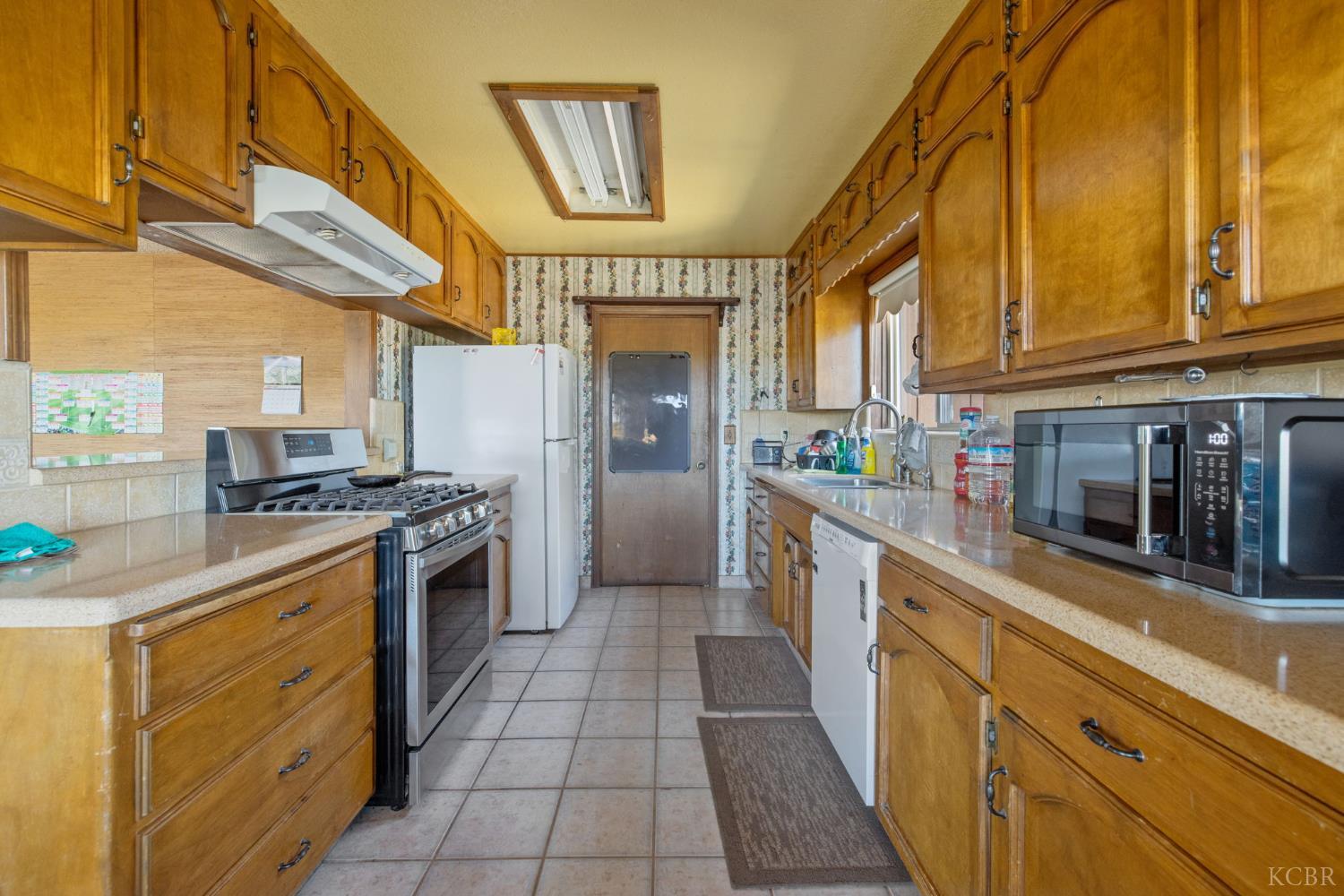 16565 Lacey Blvd, Lemoore, CA 93245