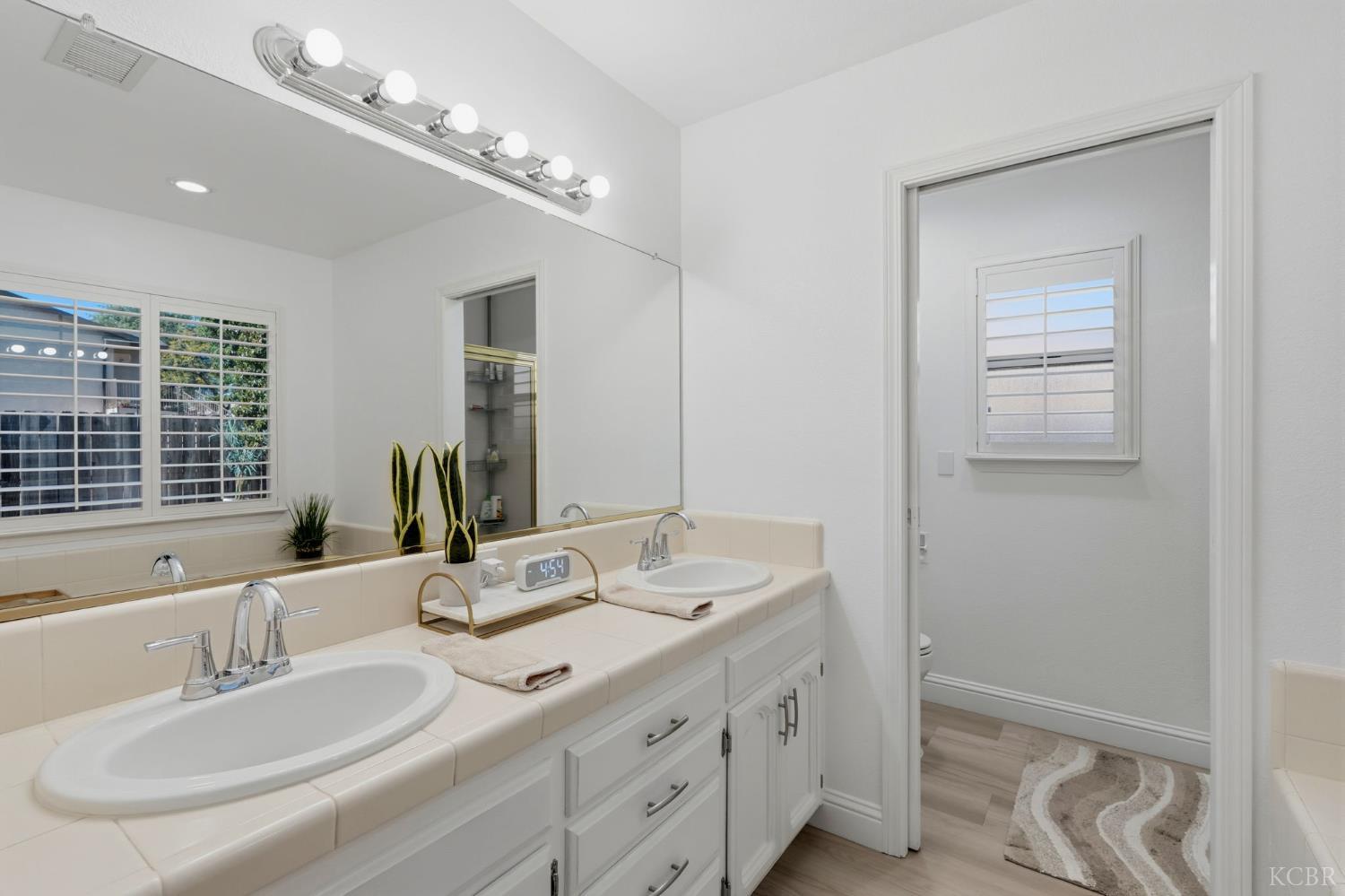 3421 W Orchard Ave, Visalia, CA 93277