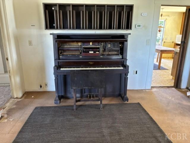 684 Oleander Ave, Lemoore, CA 93245