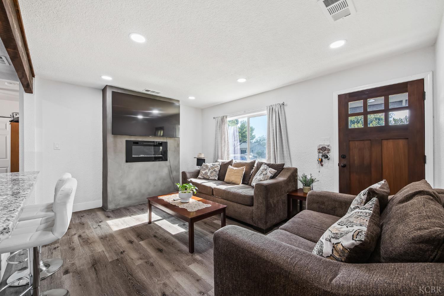 820 S Bradley St, Visalia, CA 93292