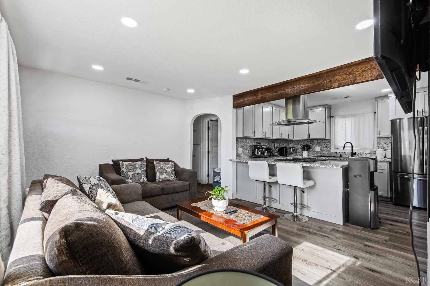 820 S Bradley St, Visalia, CA 93292