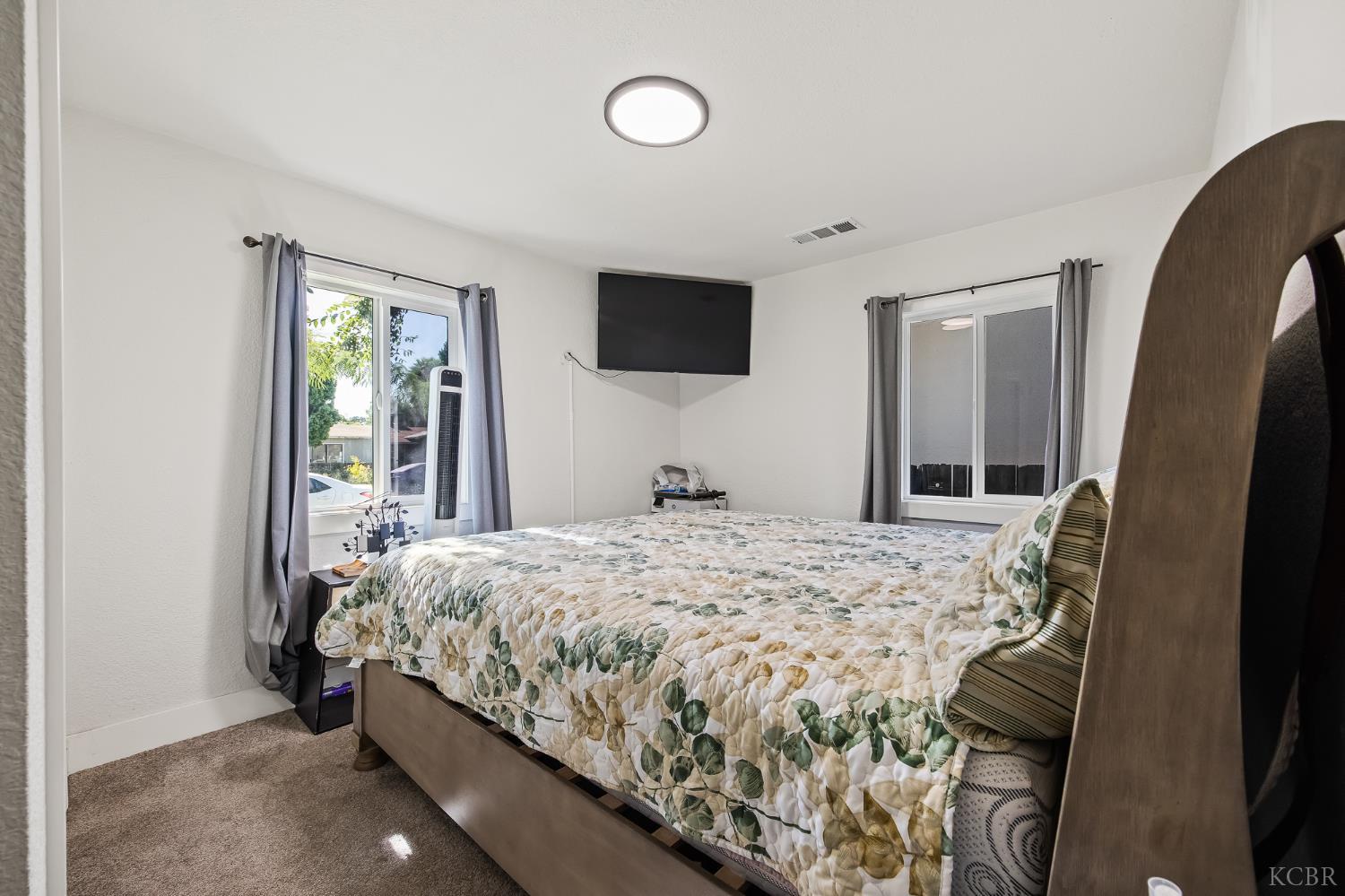 820 S Bradley St, Visalia, CA 93292