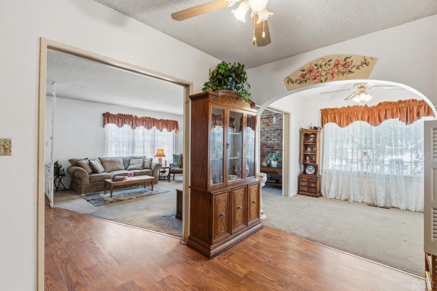 330 W Malone St, Hanford, CA 93230