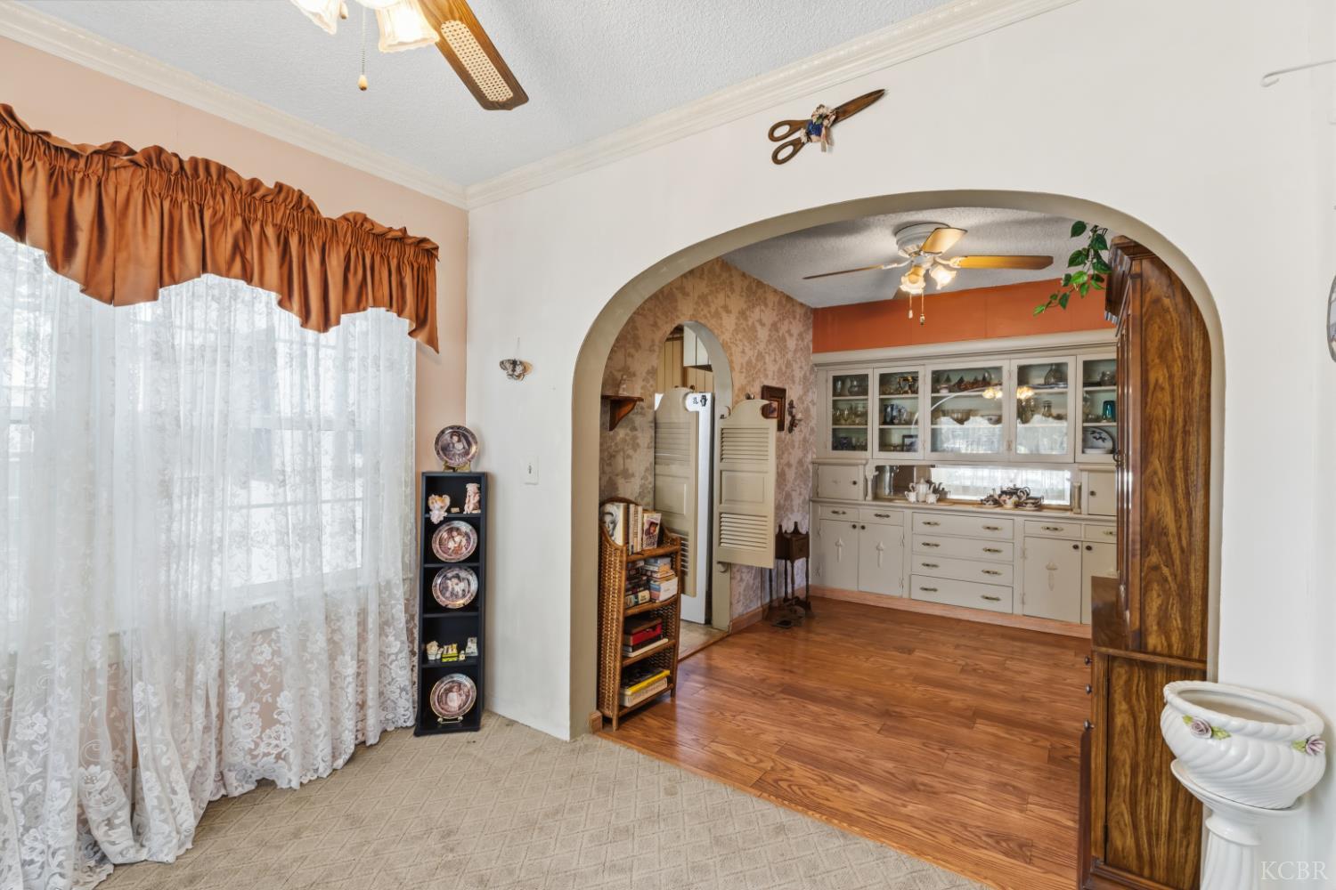 330 W Malone St, Hanford, CA 93230