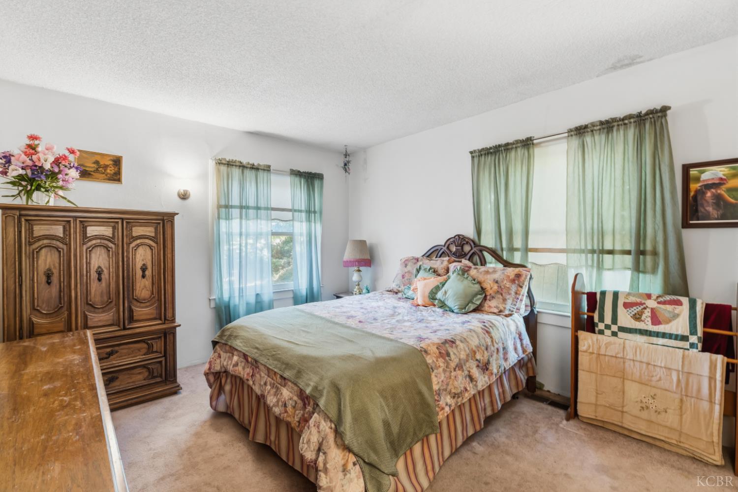 330 W Malone St, Hanford, CA 93230