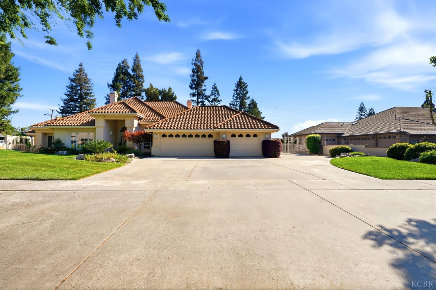 3403 E Vassar Ct, Visalia, CA 93292