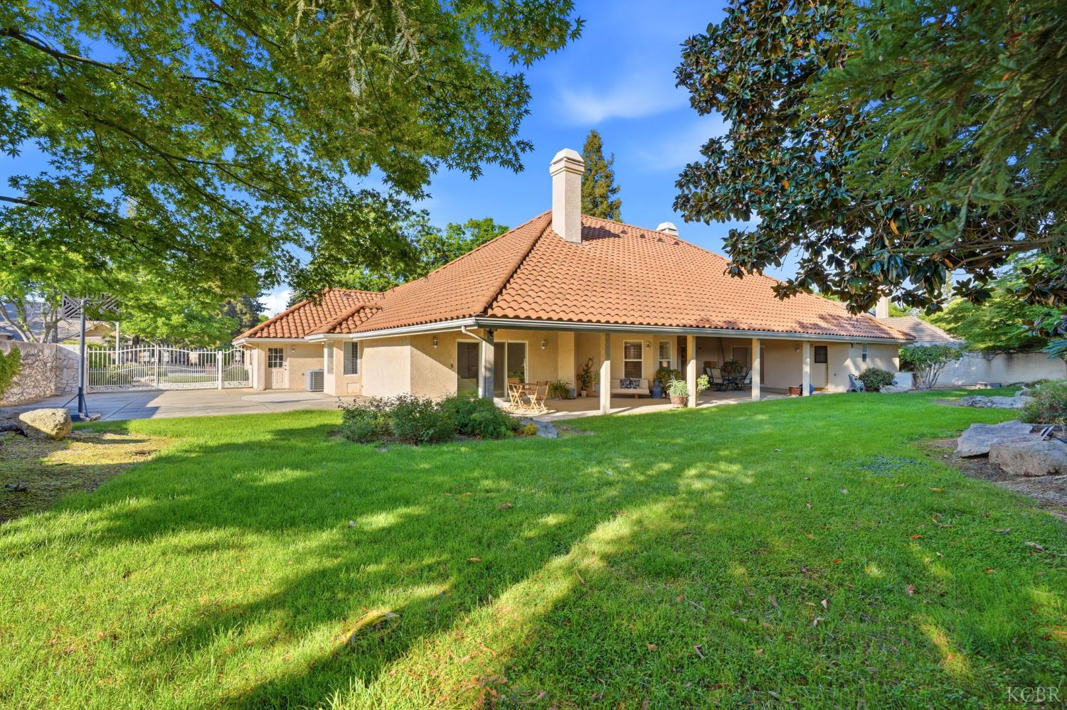 3403 E Vassar Ct, Visalia, CA 93292