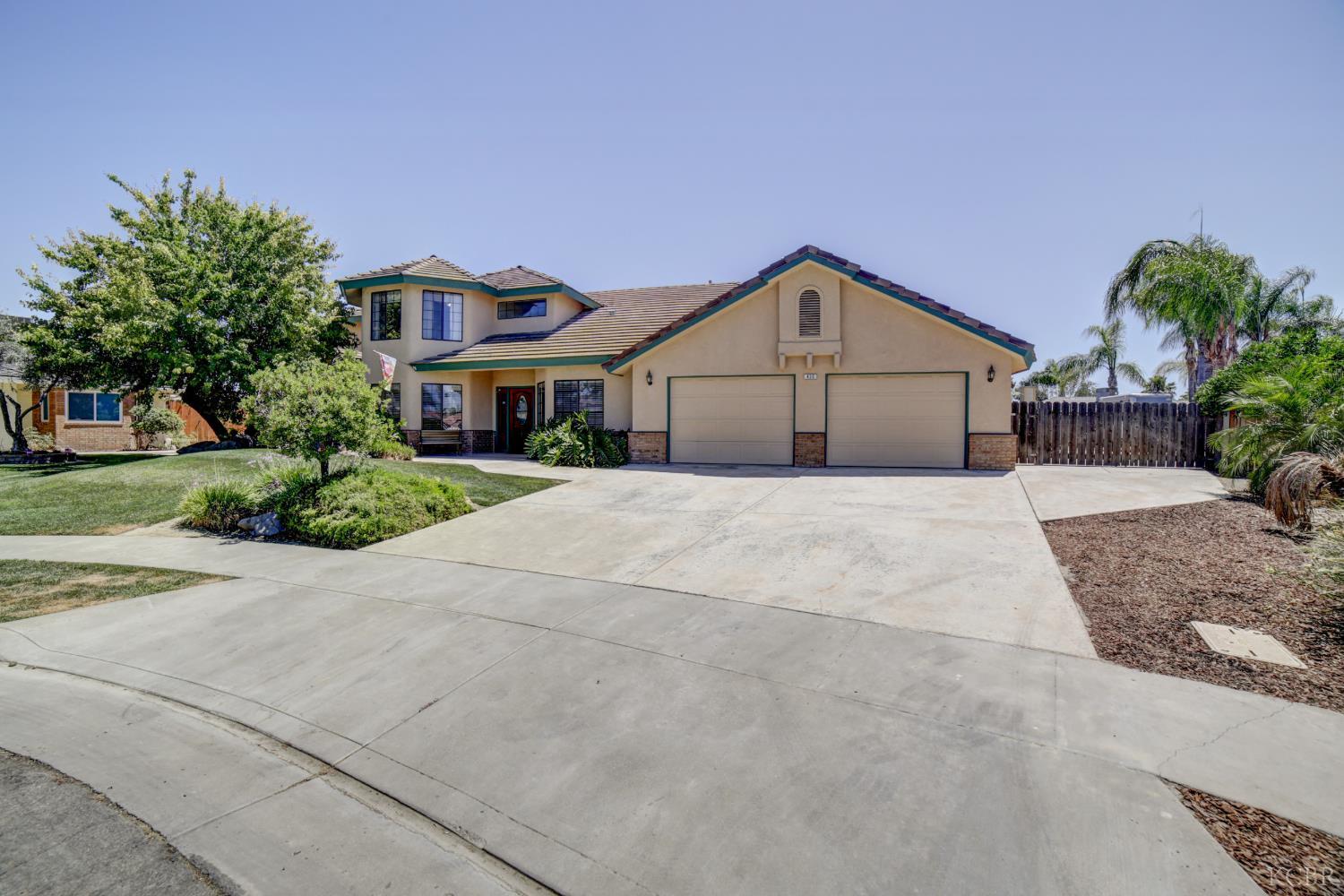 420 Beech Pl, Lemoore, CA 93245