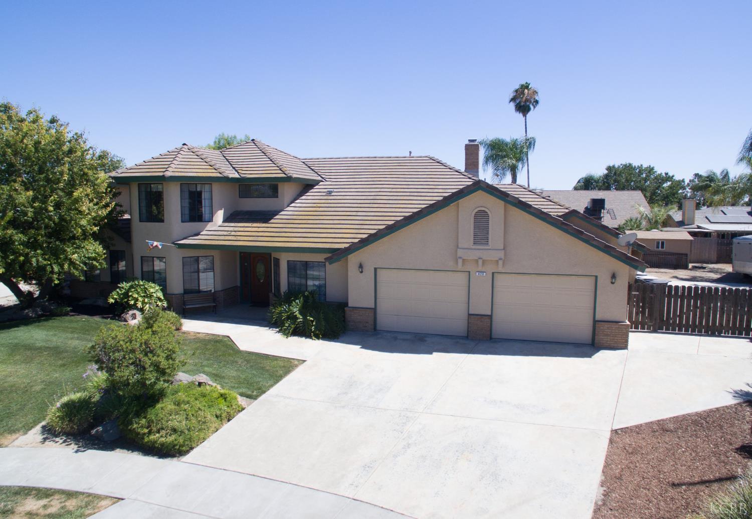 420 Beech Pl, Lemoore, CA 93245