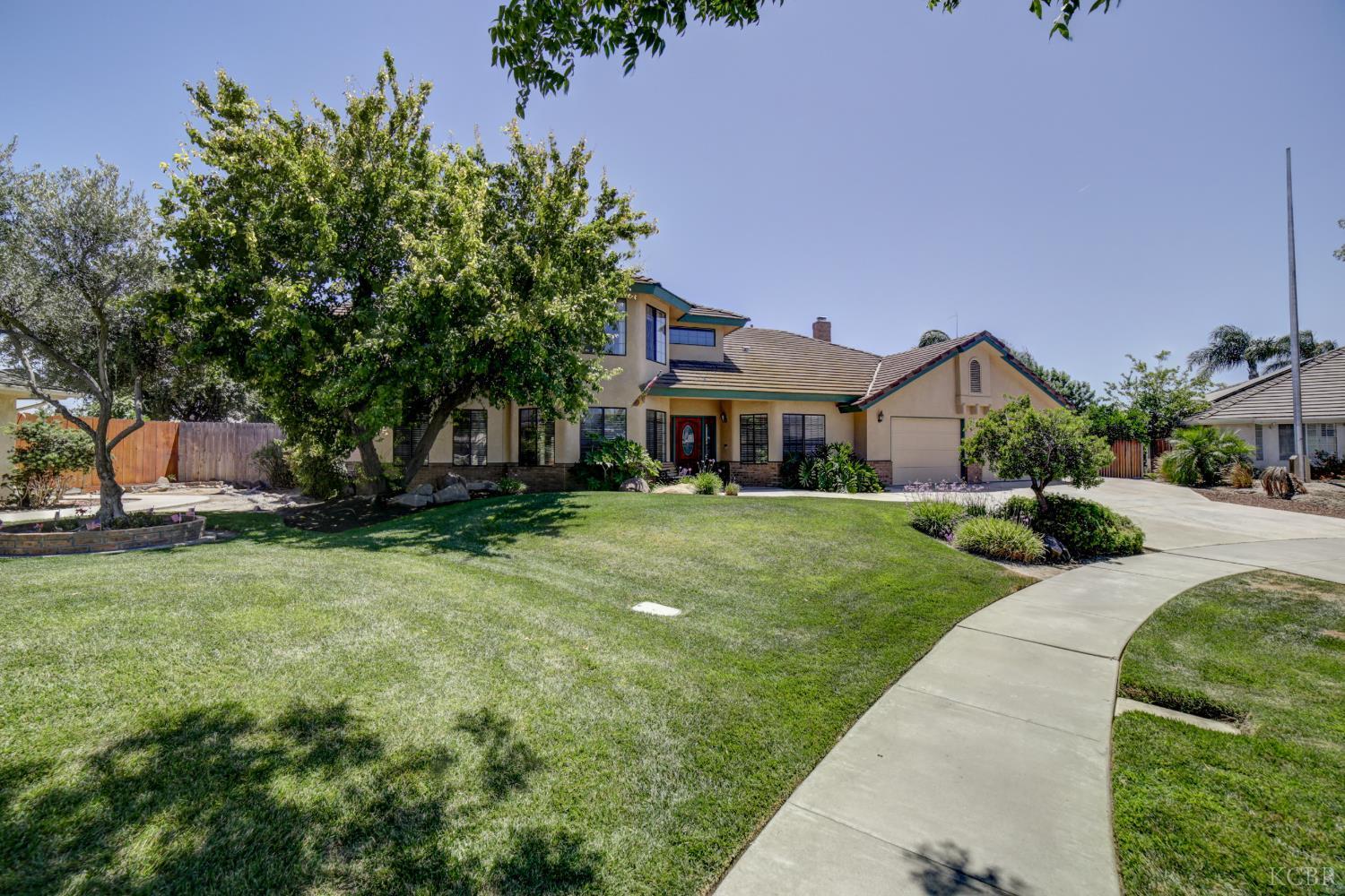 420 Beech Pl, Lemoore, CA 93245