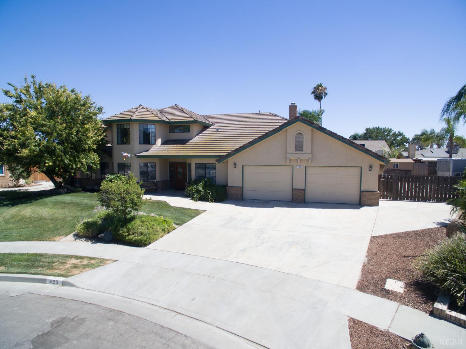 420 Beech Pl, Lemoore, CA 93245