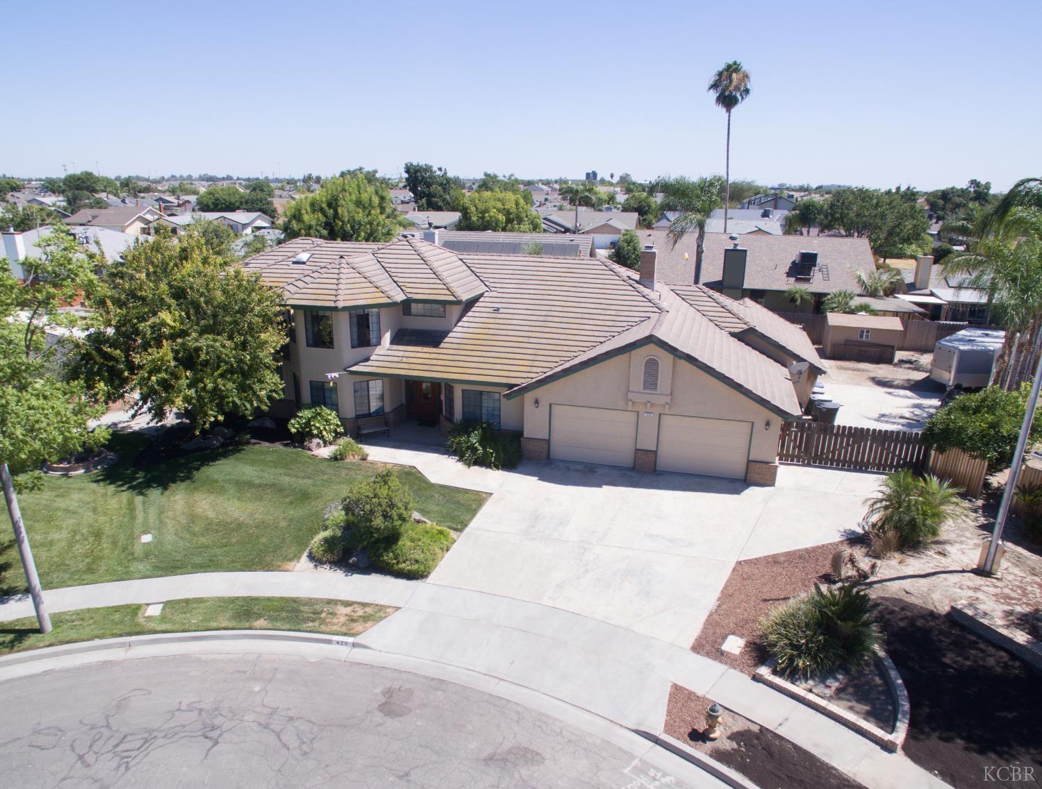 420 Beech Pl, Lemoore, CA 93245