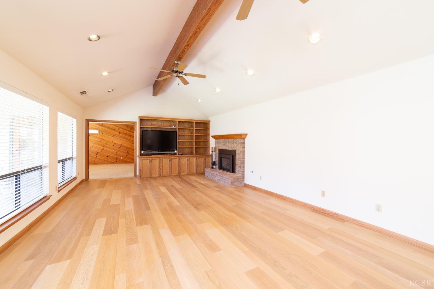 420 Beech Pl, Lemoore, CA 93245