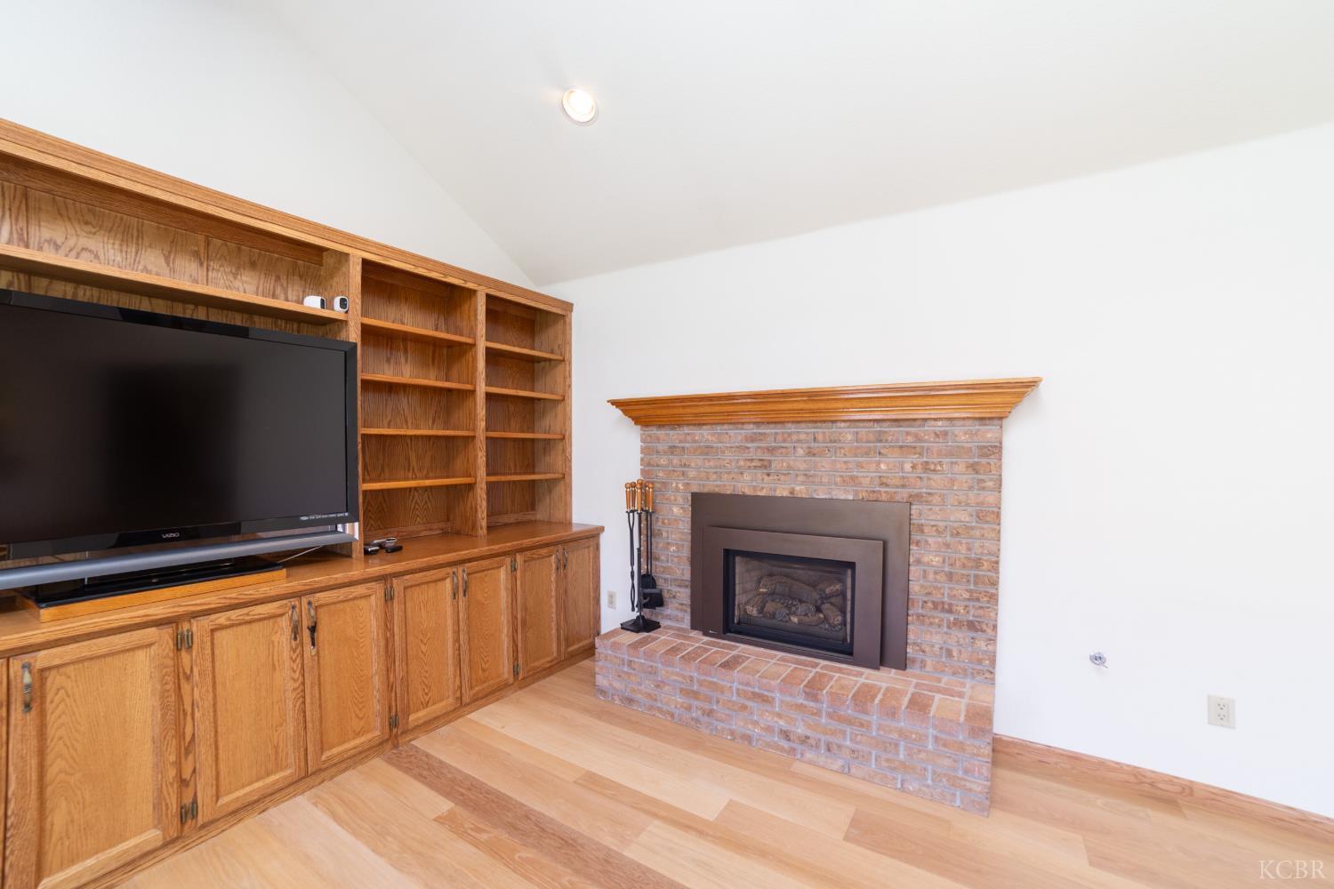 420 Beech Pl, Lemoore, CA 93245