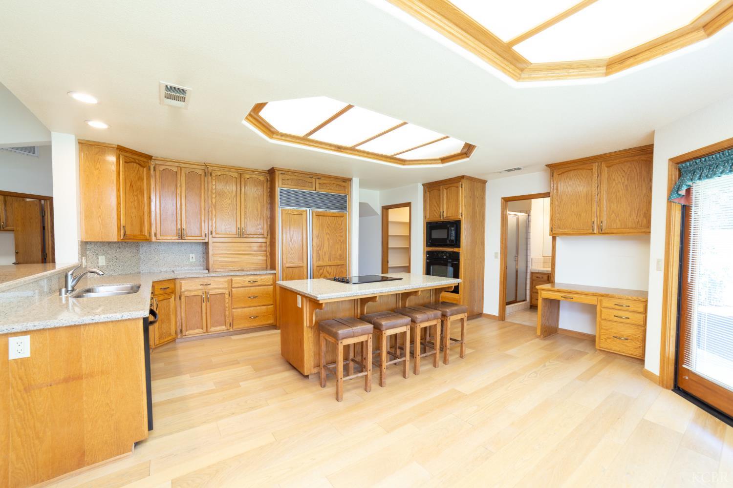 420 Beech Pl, Lemoore, CA 93245