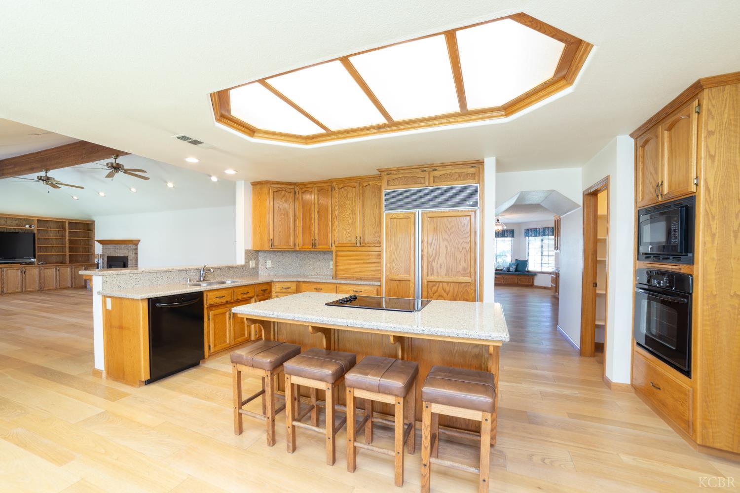 420 Beech Pl, Lemoore, CA 93245
