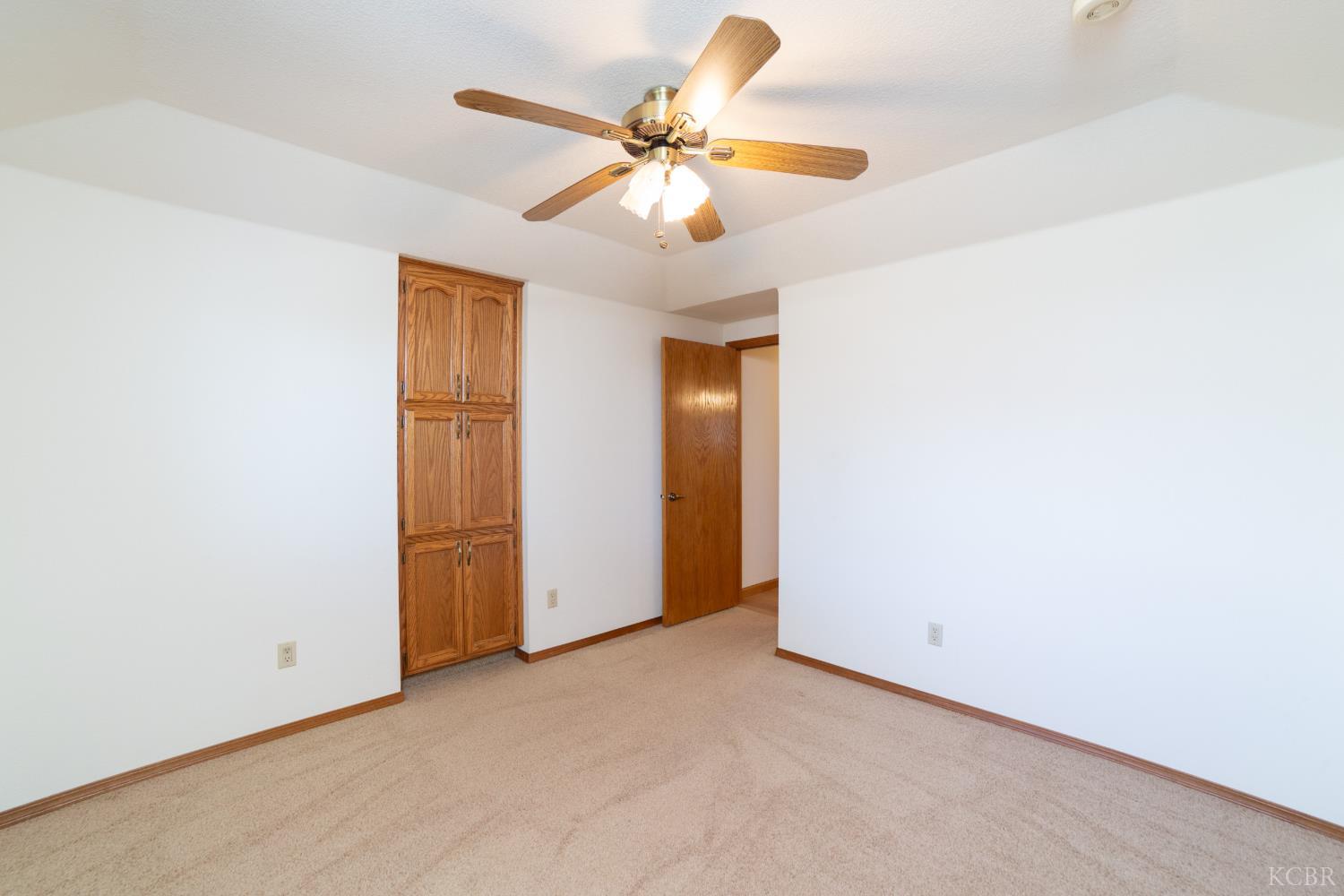 420 Beech Pl, Lemoore, CA 93245
