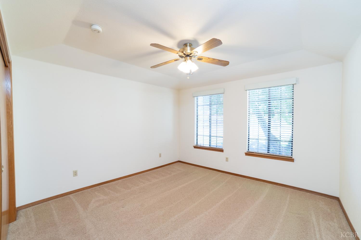 420 Beech Pl, Lemoore, CA 93245