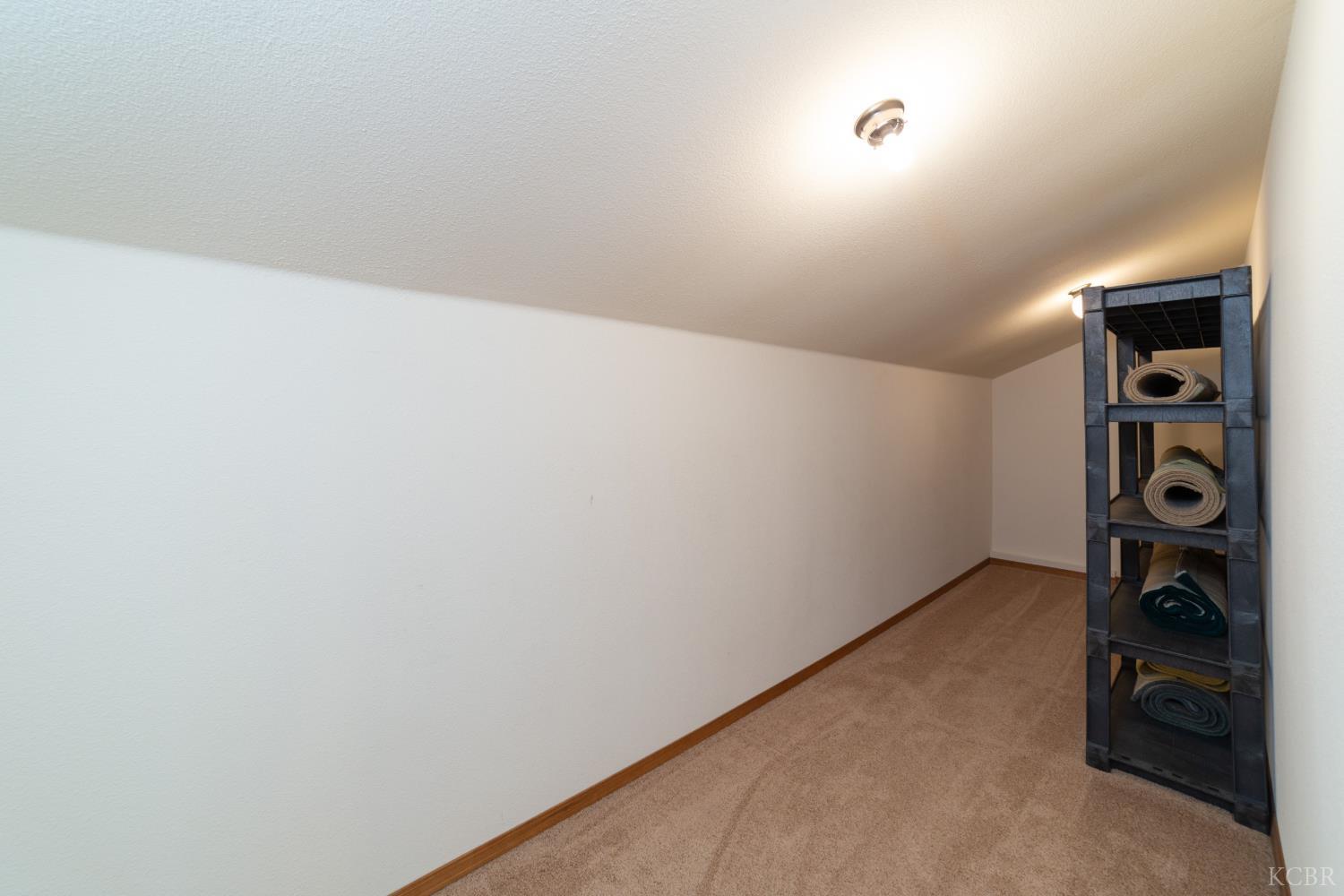 420 Beech Pl, Lemoore, CA 93245