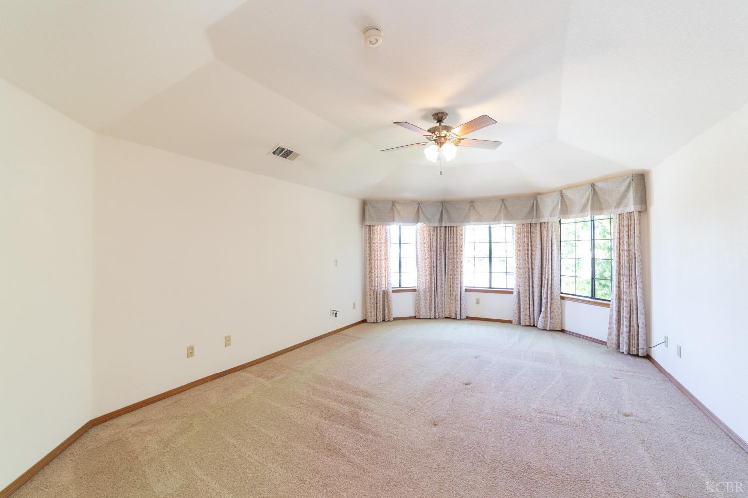 420 Beech Pl, Lemoore, CA 93245