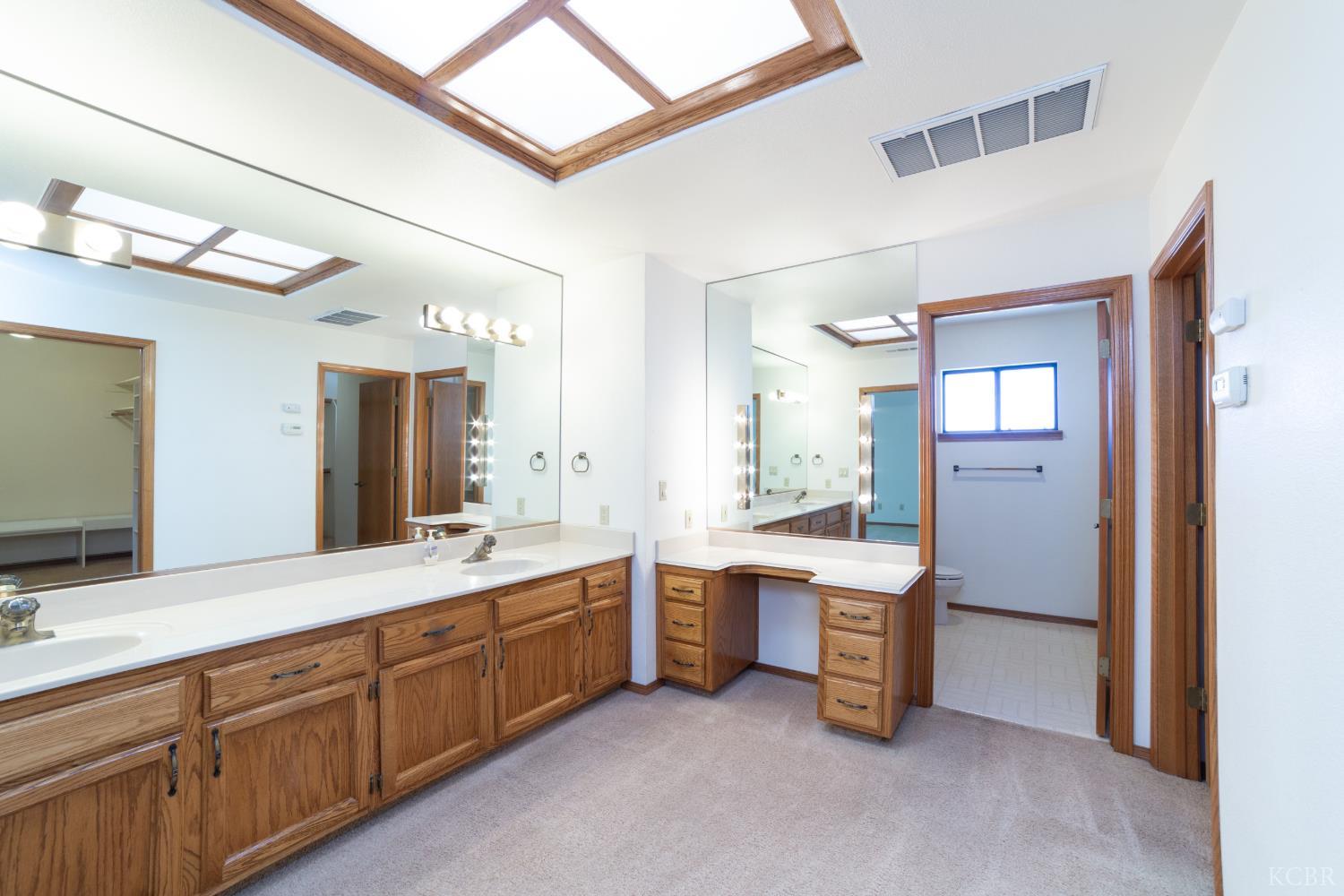 420 Beech Pl, Lemoore, CA 93245