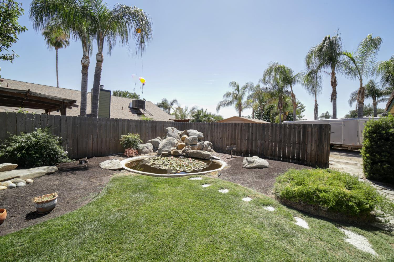 420 Beech Pl, Lemoore, CA 93245