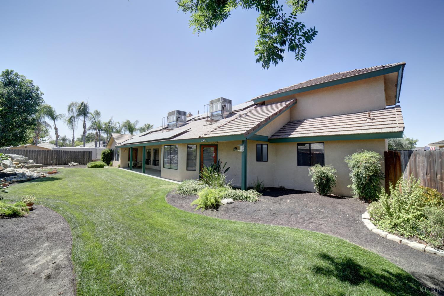 420 Beech Pl, Lemoore, CA 93245