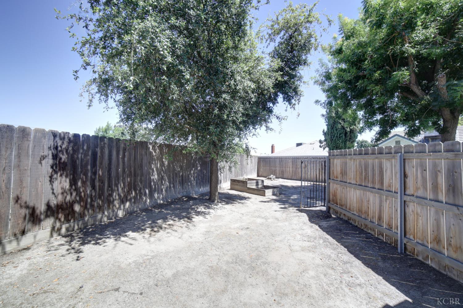 420 Beech Pl, Lemoore, CA 93245