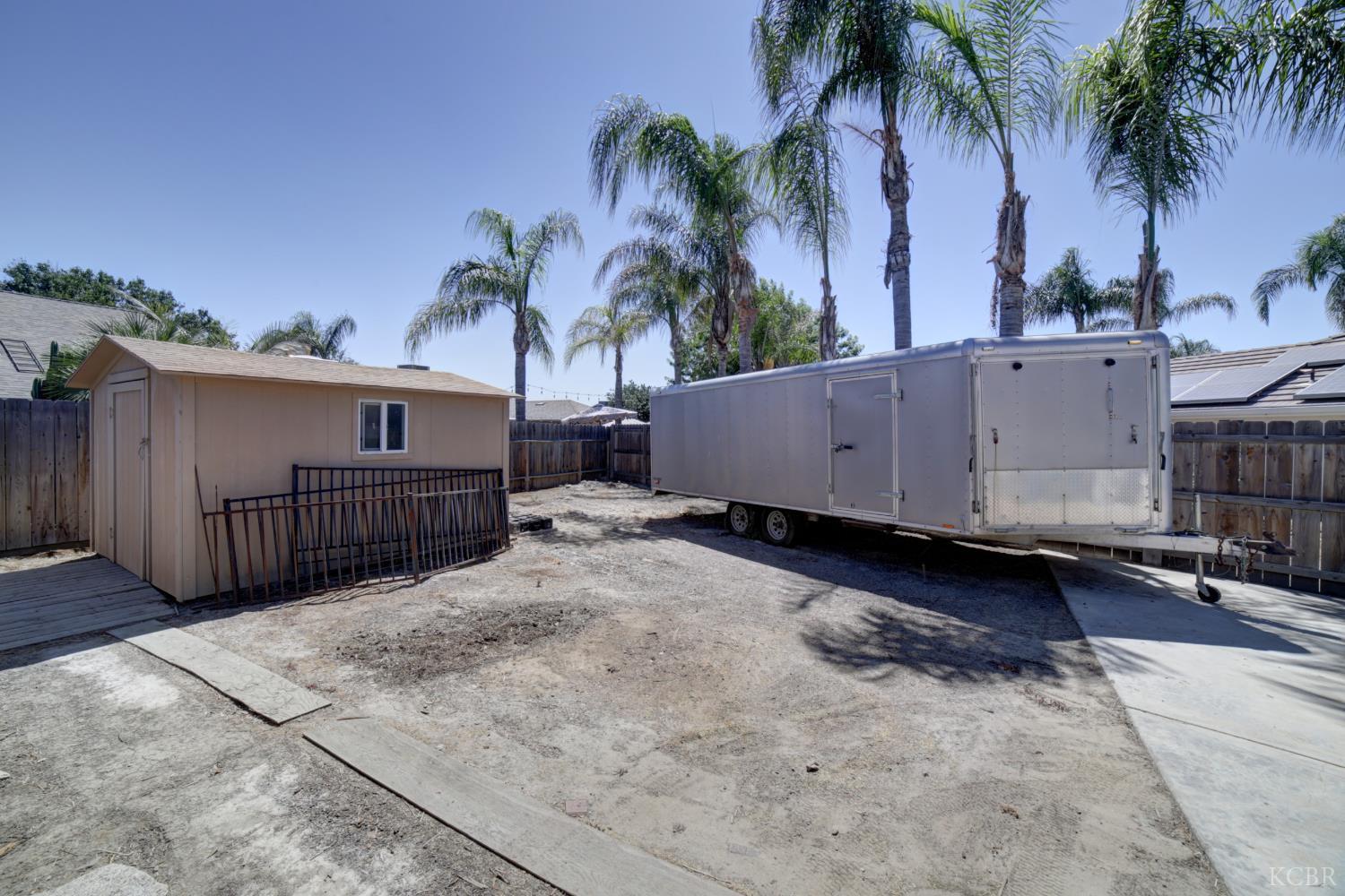 420 Beech Pl, Lemoore, CA 93245