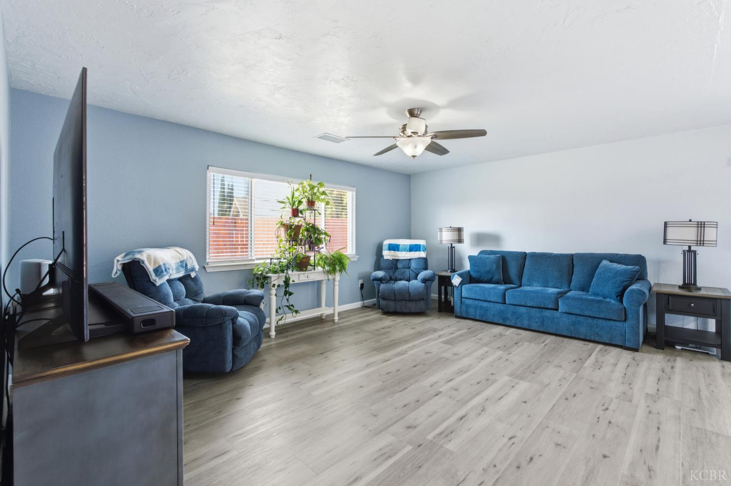 839 Camellia Ln, Lemoore, CA 93245
