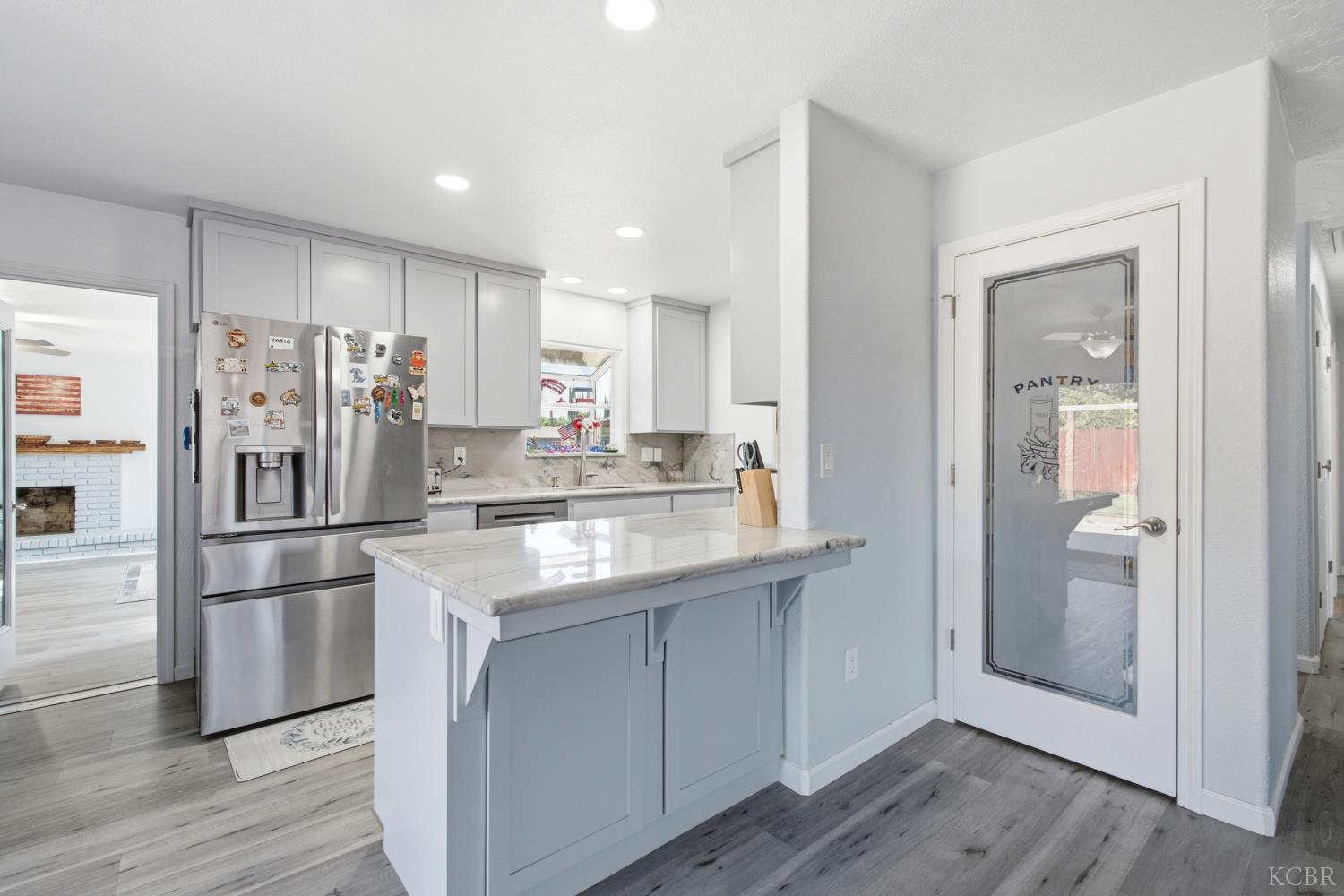 839 Camellia Ln, Lemoore, CA 93245