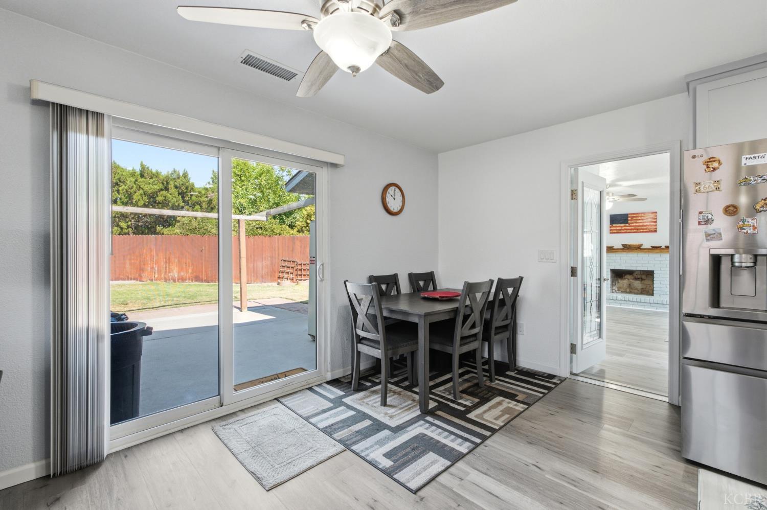 839 Camellia Ln, Lemoore, CA 93245