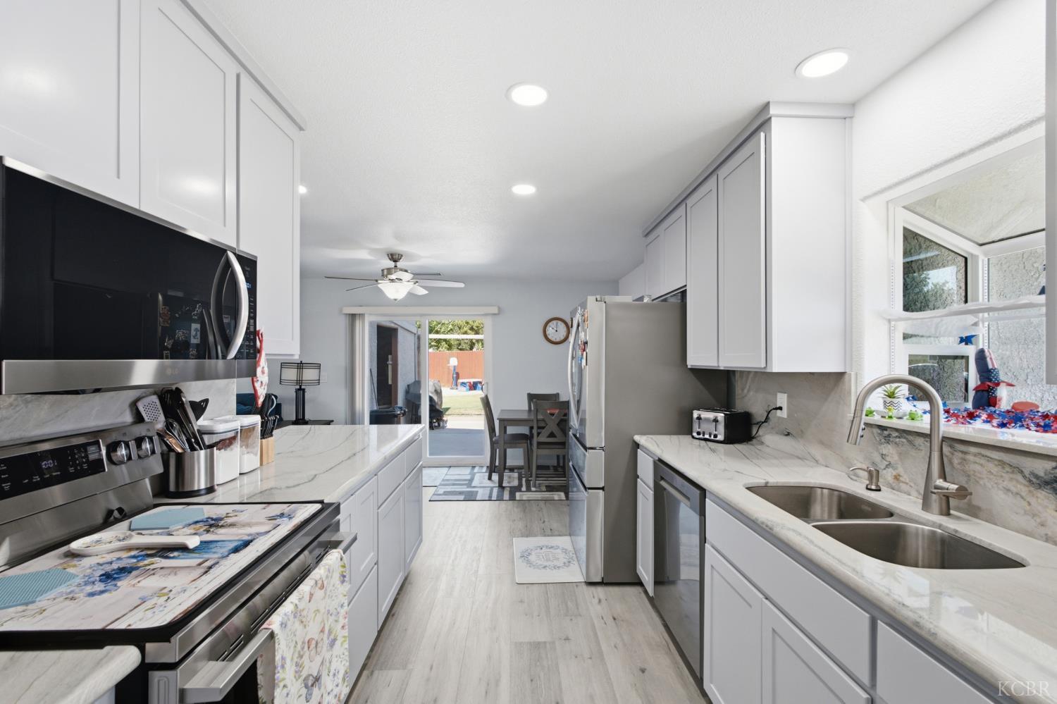 839 Camellia Ln, Lemoore, CA 93245