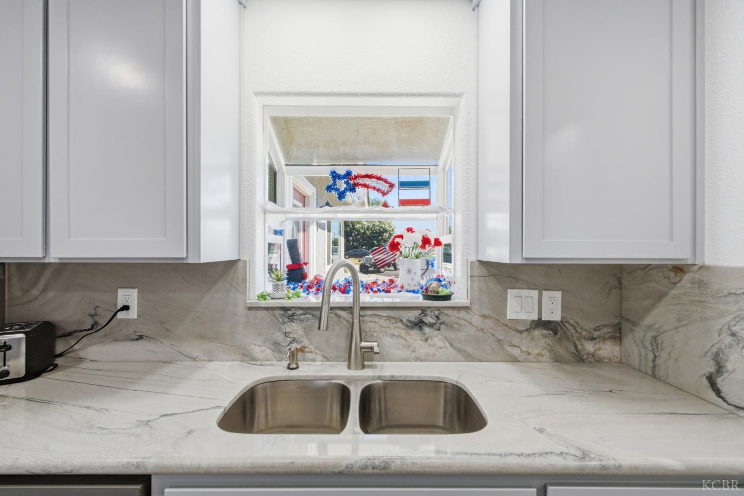 839 Camellia Ln, Lemoore, CA 93245