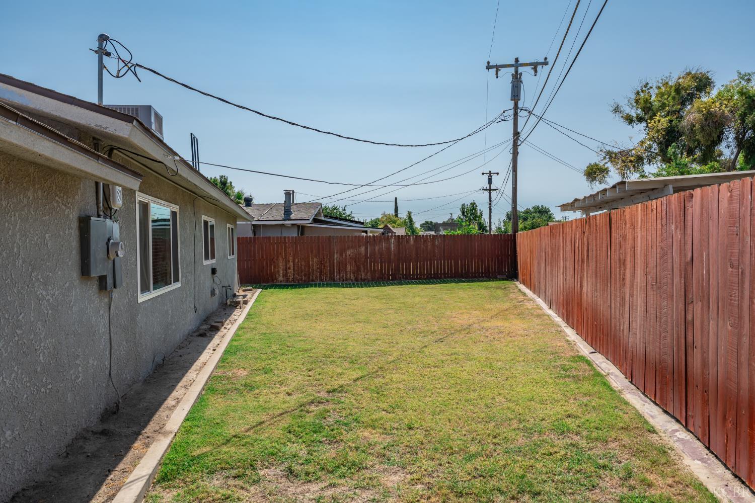 839 Camellia Ln, Lemoore, CA 93245