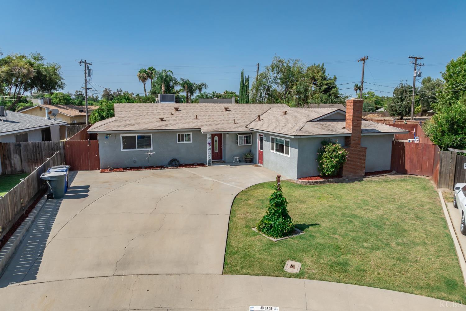 839 Camellia Ln, Lemoore, CA 93245