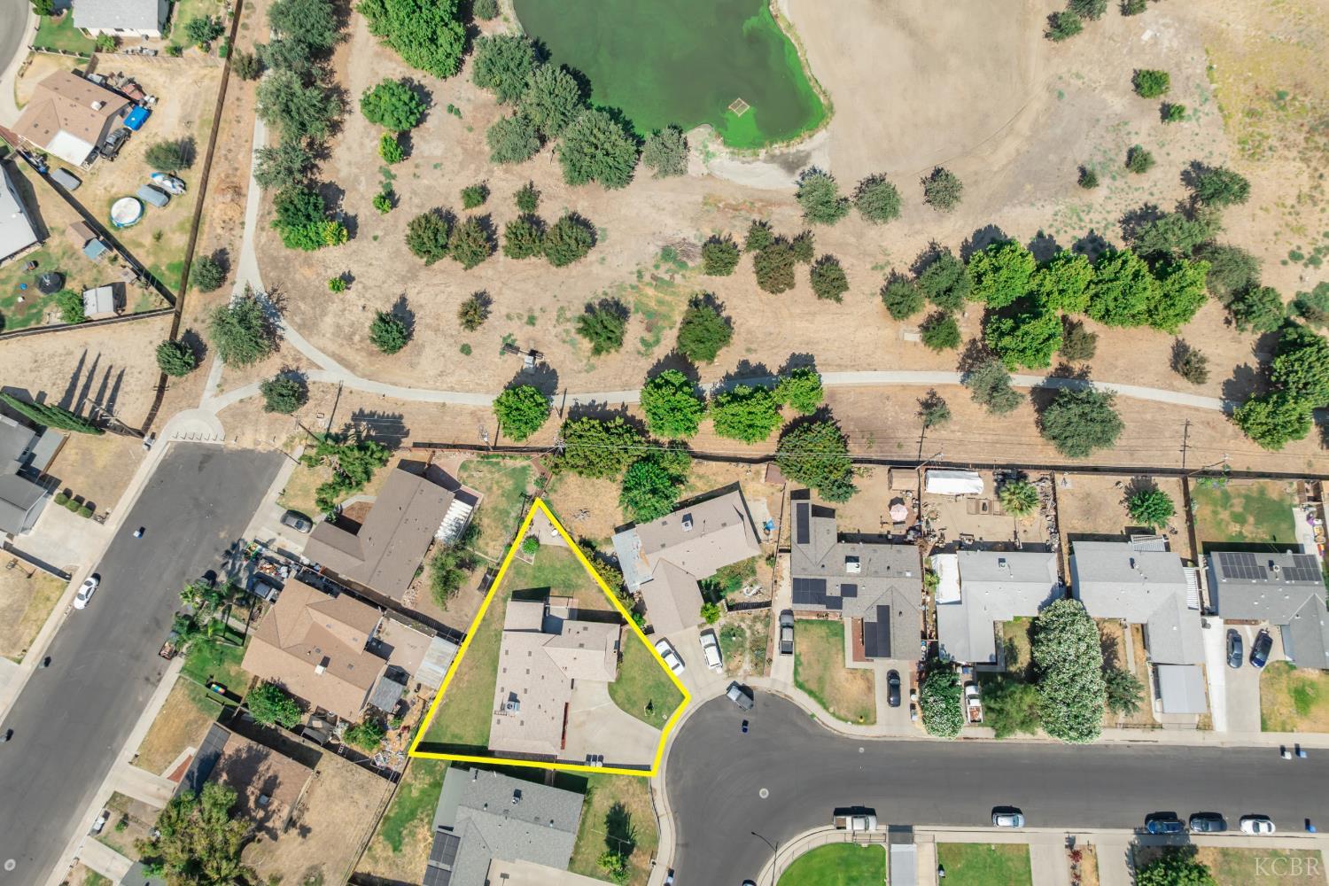 839 Camellia Ln, Lemoore, CA 93245