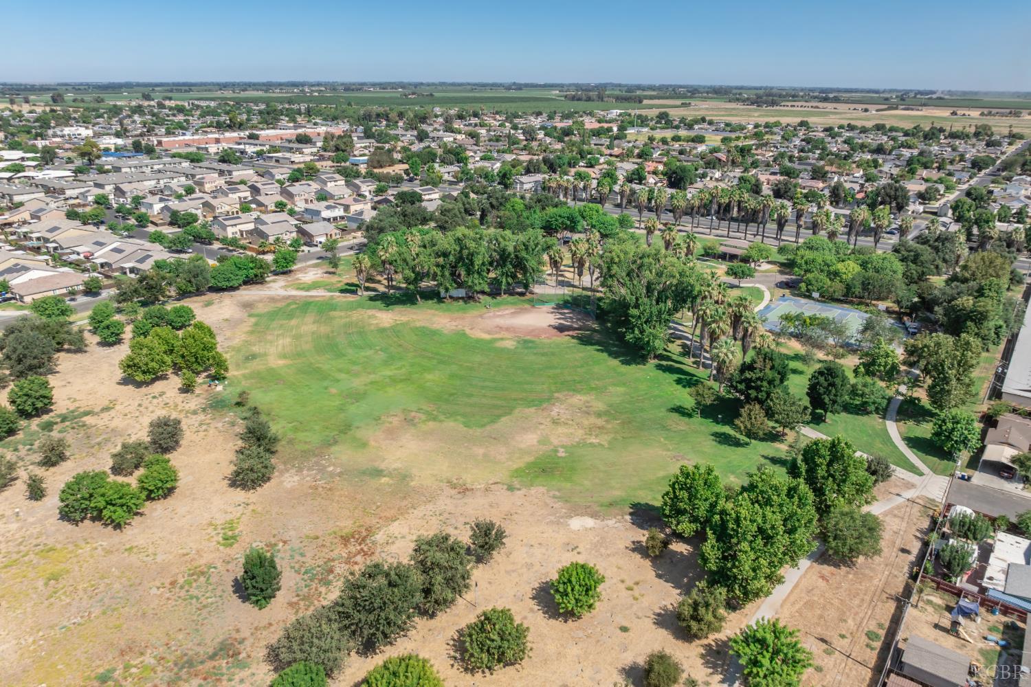 839 Camellia Ln, Lemoore, CA 93245