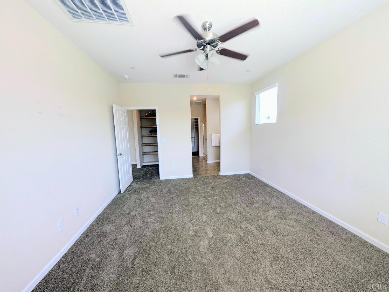 1161 Greenbrier Dr, Hanford, CA 93230