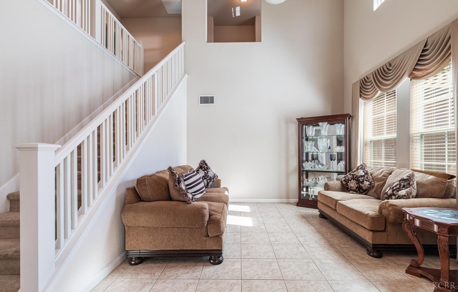 4683 N Arrow Ridge Way, Clovis, CA 93619